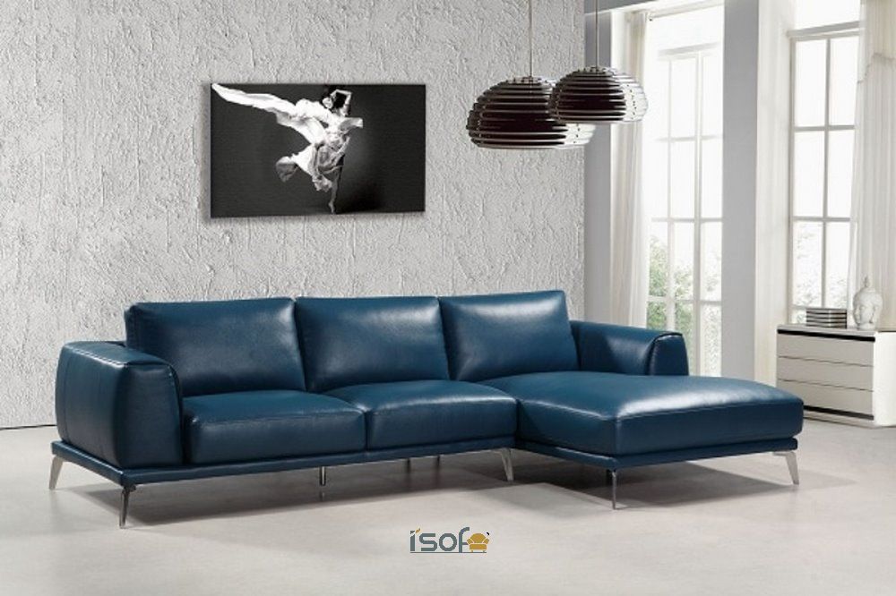 Mẫu sofa xanh dương 3 chỗ dễ dàng tận dụng được các góc tường, thiết kế tuy đơn giản nhưng đa chức năng, phù hợp với những gia đình trẻ, hiện đại.